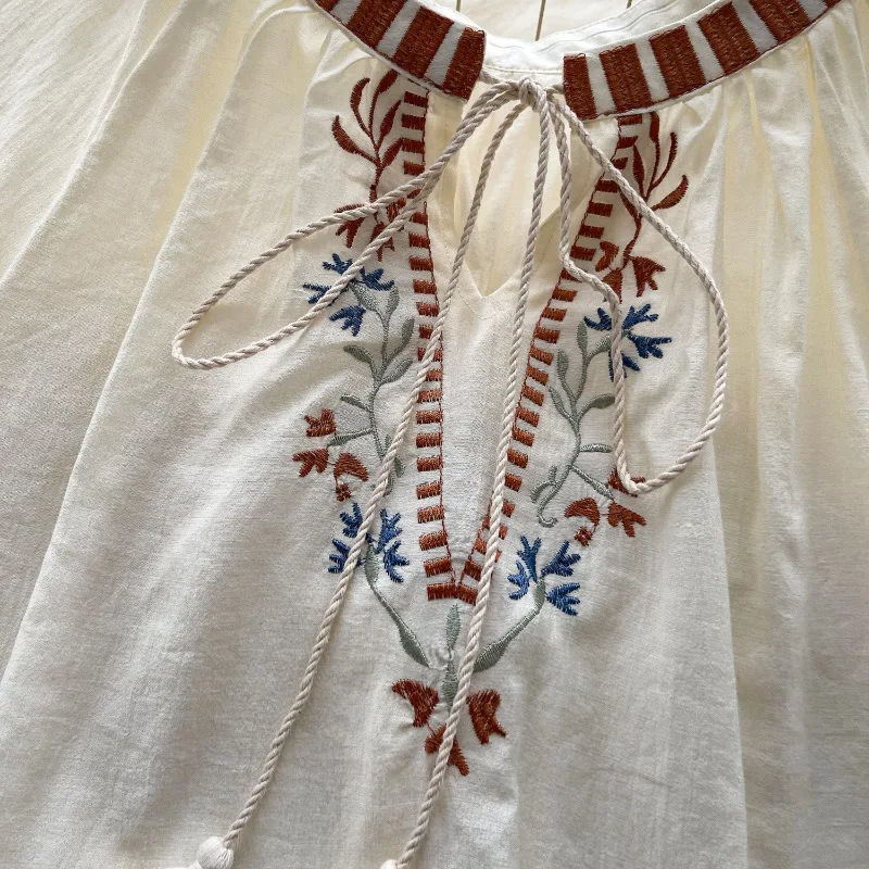 ศิลปะ Retro เย็บปักถักร้อย Lace Up โคมไฟแขนเสื้อผู้หญิงใหม่แฟชั่นหลวมสบายๆ Tops Beach Holiday เสื้อ