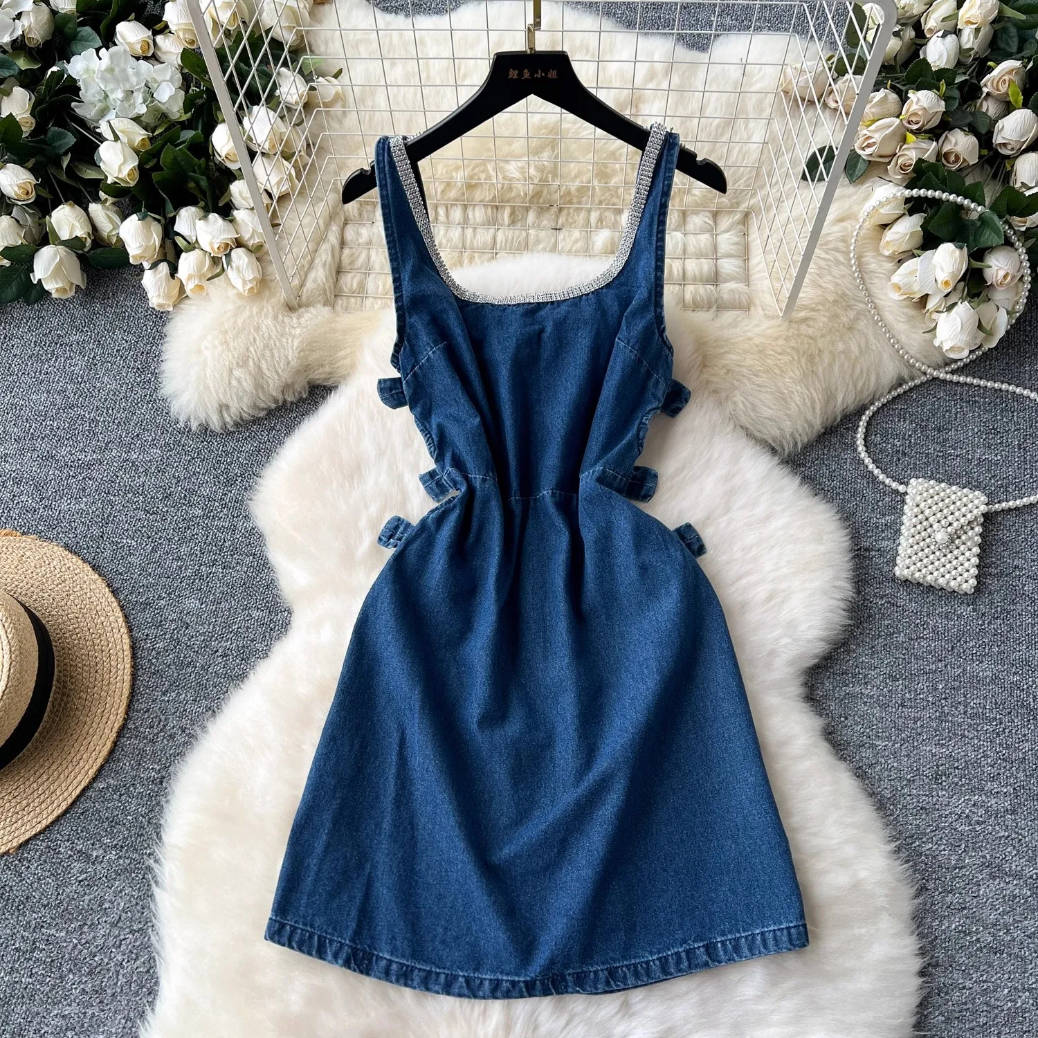 New Summer Fashion Diamonds Trim U Neck Denim Mini Dress Sweet Woemn Sleevless Tank Bowknot Hollow Waist Backless Short Clothes