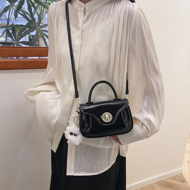 

Professional Statement Shoulder Bag Women Multifunctional Handbag Career Enhancing For Workplace Confidence