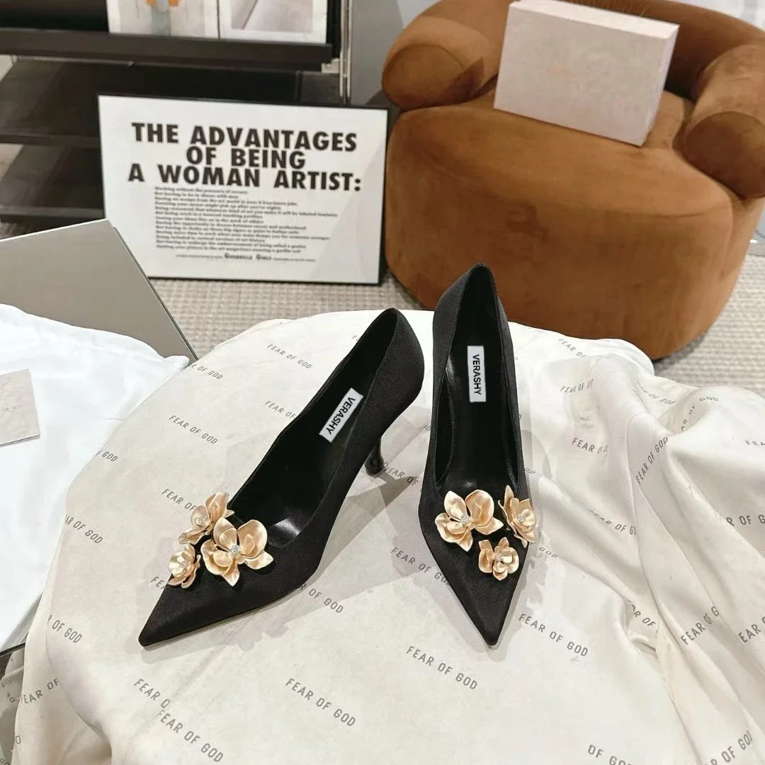 Golden Flowers High Heels Women Silk Luxury Designer Sandal Sexy Party Dress Pumps Pointed Metallic Flower Stiletto Heels Ladies