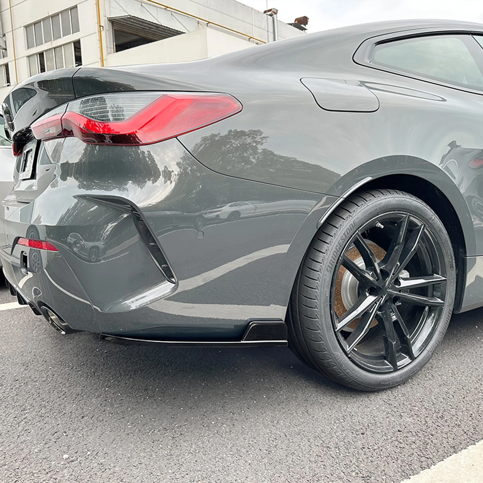 Rear Bumper Side Corner Cover Spoiler For BMW 4 Series G22 G23 425i 430i 430i M440i 2-Door M Sport 2020-2024 Splitter Protector