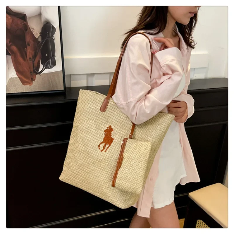 

2025 Новая женская большая вместительная сумка, универсальная сумка через плечо, регулируемый ремень для ежедневного использования ​ ​ Женские сумки через плечо