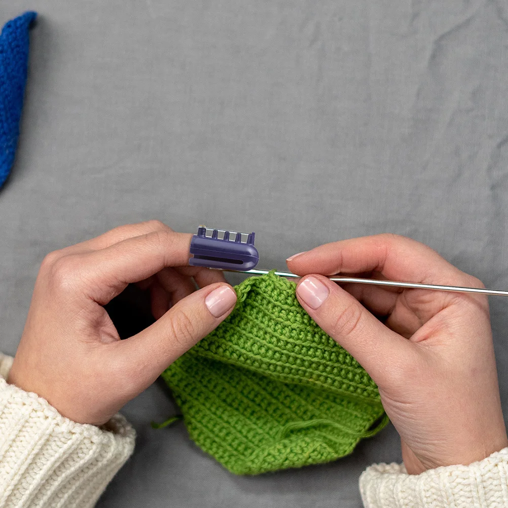 

2pcs Thimble Plastic Yarn Guide For Crochet Knitting Durable Lightweight Snap Close Design Sewing Tool Finger Guide Knitting