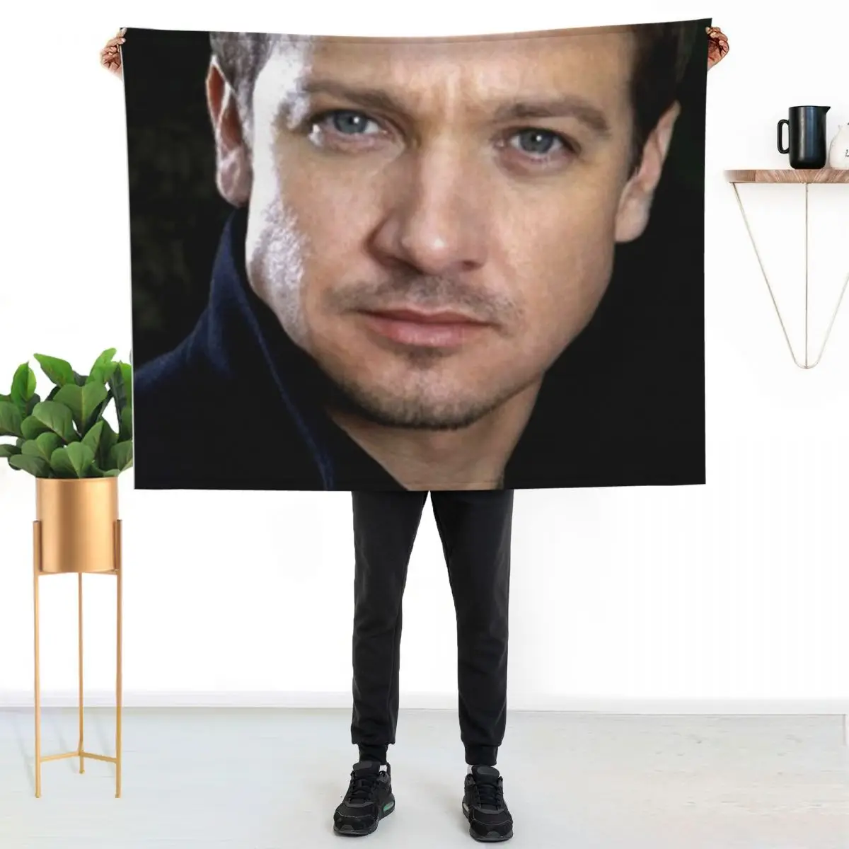 Jeremy Renner Throw Blanket Durable Warm Blanket for Daily Home Use