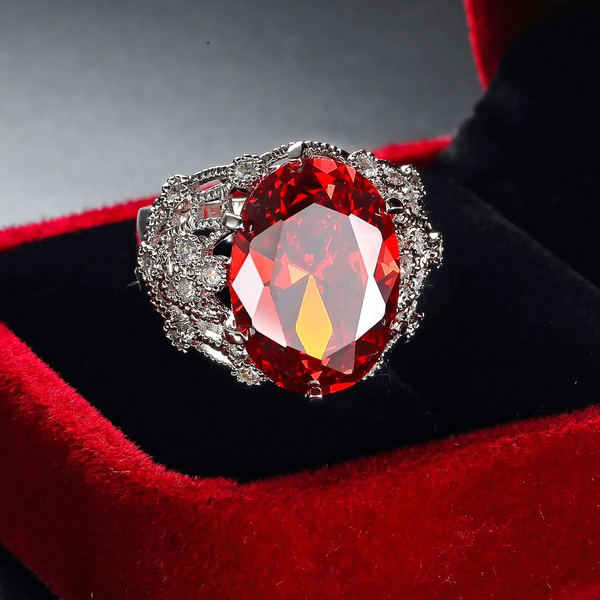 Neuer roter Rubine-Solitär-Verlobungsring für Frauen, echter 925er-Sterlingsilber-Schmuck, Kristallring für Frauen, Hochzeit