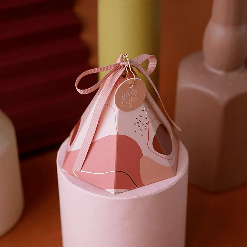 50 قطعة شكل الهرم صندوق ورقي صناديق الحلوى الشريط بطاقات مقاطع زهرة نمط مجوهرات حفلة لصالح هدية للحزب #4