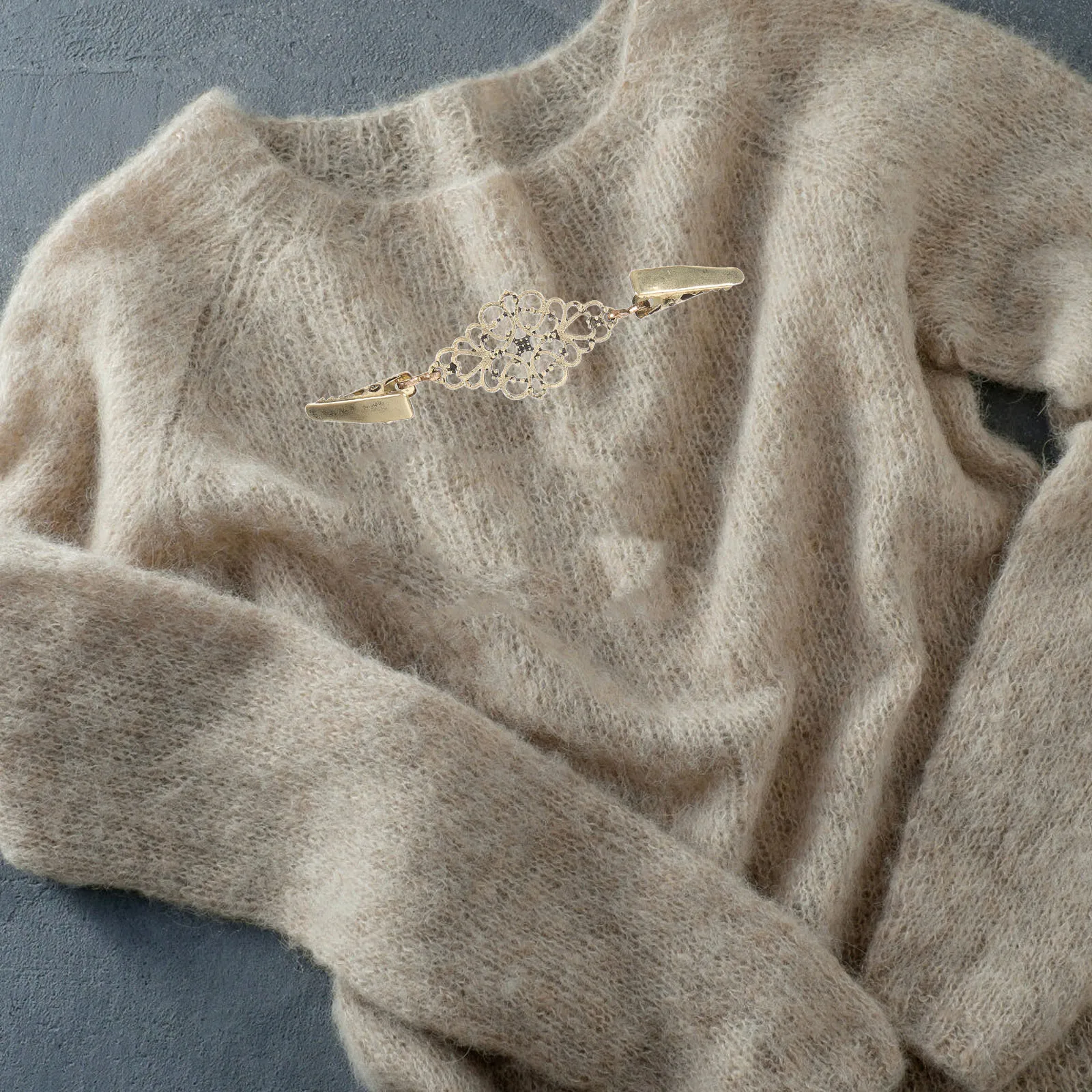 

6Pcs Vintage Cardigan Clip Shawl Collar Clip Elegant Dress Clips for Wedding Party Casual Occasion Women Clothing