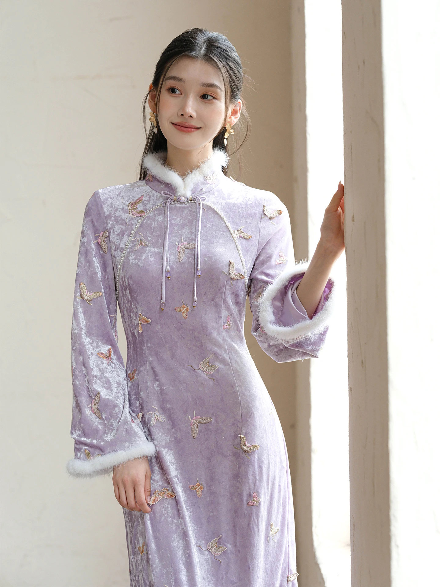 

Новое женское китайское платье Ele Long с вышивкой, приталенное, с низким разрезом, длинными рукавами, осенне-зимняя мода