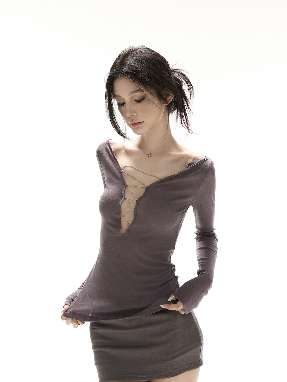 

CruOnit Mis Beau Шелковый топ с перекрестными полосками Long Sve Deep V-Ne Ele Sle Повседневная одежда для женщин осень-весна и...