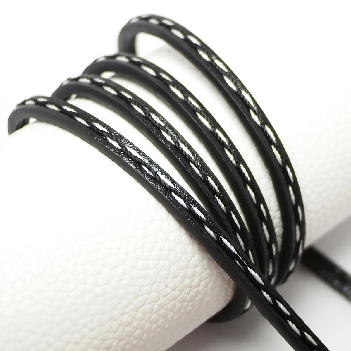 1.15 meter Black Faux Leather Black And White Stitched,Faux Leather Lacing,5x3mm Synthetic Cord,Bracelets Making,Craft cord