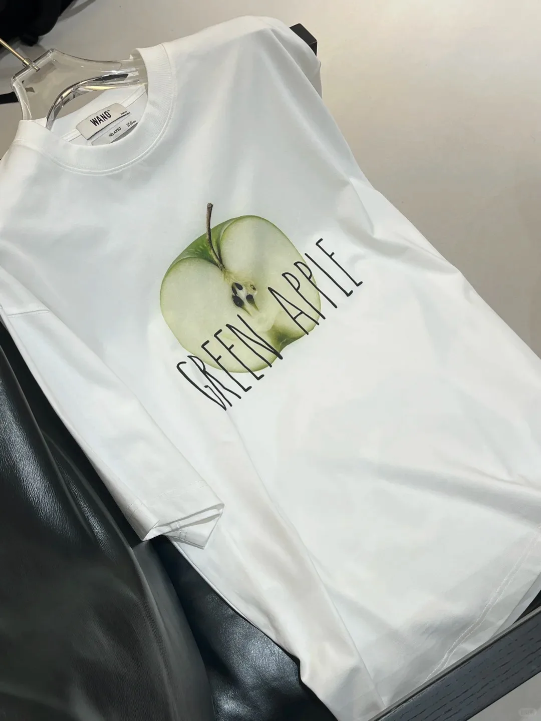 تي شيرت أمريكي بسيط بأكمام قصيرة تفاصيل مليئة بالصيف فائق التحمل للرجال والنساء Harajuku بلوزة كبيرة الحجم غير رسمية #1