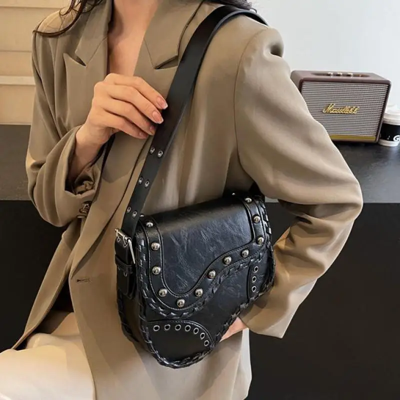 Vintage Rivet Saddle Bag Women's Bag 2024 New Fashion Premium Texture Handbag Sweet Cool Motorcycle Wind Shoulder Bag For Women