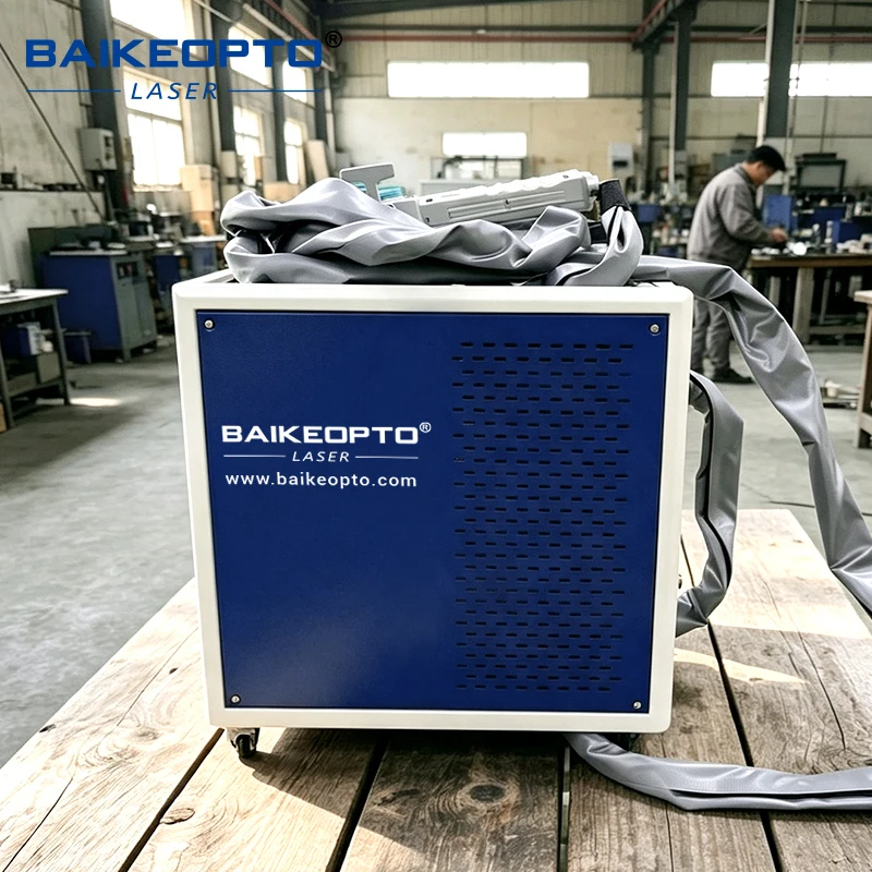 Intelligent portable mini pulsed laser cleaning machine: automatic focusing, one-button operation, portable and efficient