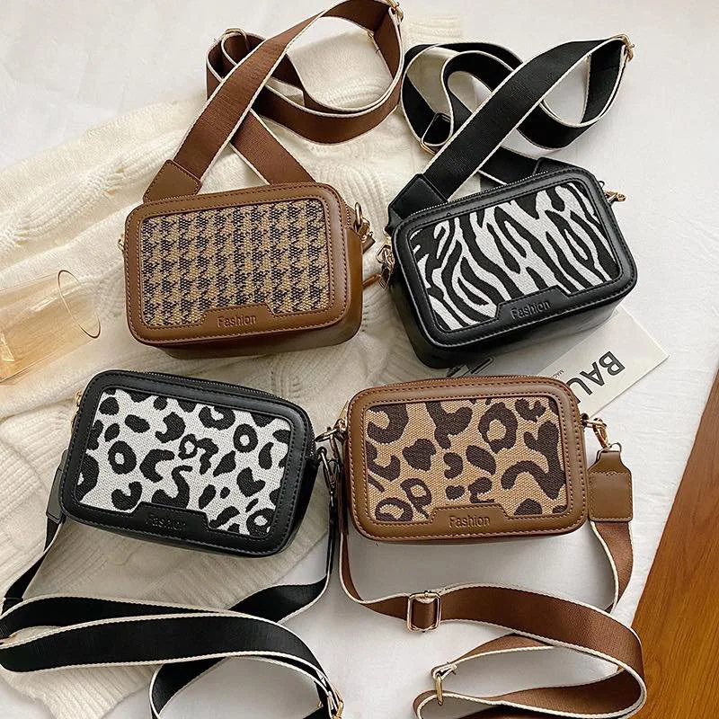 Popular Single Root Small Square Bag 2023 New Summer Women\'s Handbag Wide Shoulder Strap Crossbody Bags Leopard Pattern