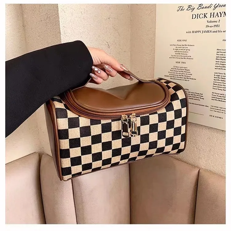 

Womens Cosmetic Bag Retro Checkered PU Cosmetic Bag Light Luxury Portable Storage Bag Large-capacity Portable Cosmetic Cute Bag
