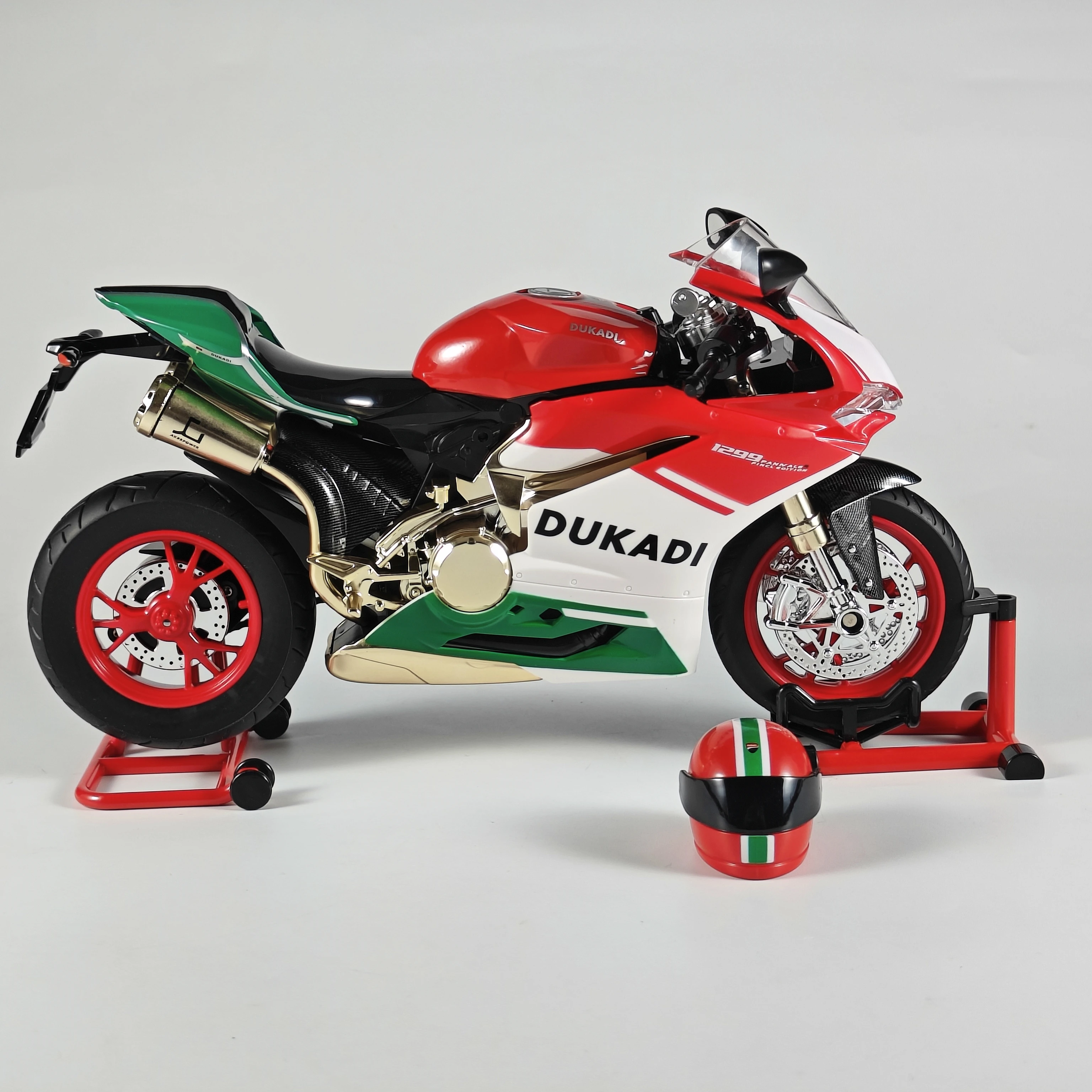 Il Modellino in Lega di Ducati 1199 Panigale R 1:9: La Scelta Perfetta per Appassionati e Collezionisti