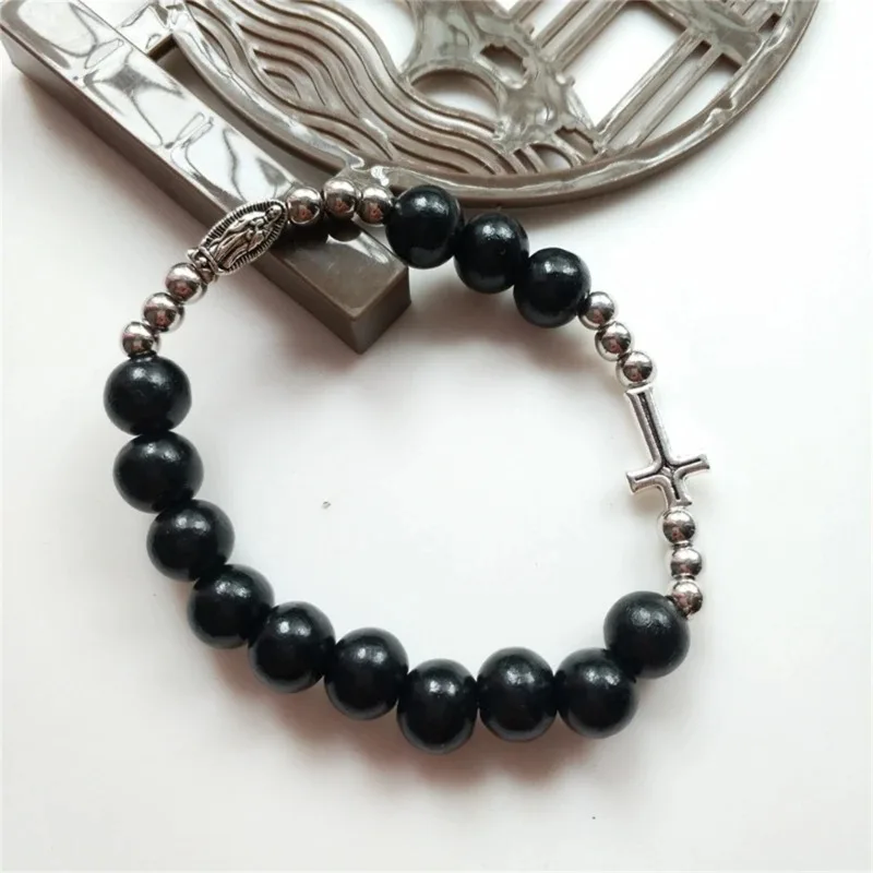 Retro Elastic Rosary Wrist Band Strung Round Beads Classic Cross Pendant Flexible Stretch Design Lightweight Faith Hand Ornament