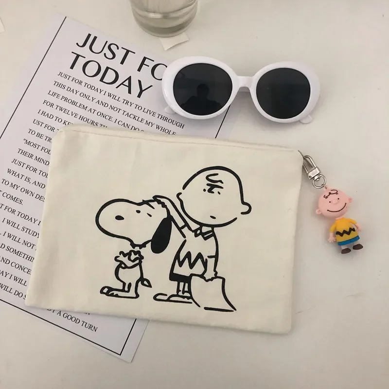 Snoopy Travel Cosmetic Bag Portable Cute Makeup Storage Bag Purses Women Large Capacity Zipper Make Up Organizer Storage Clutch