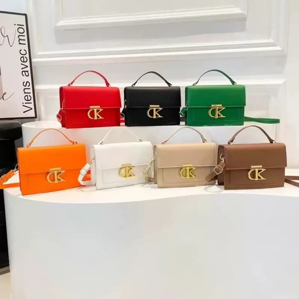 

"Trendy bag for women, simple and elegant, one-shoulder handbag, niche design, versatile small square bag, messenger bag"