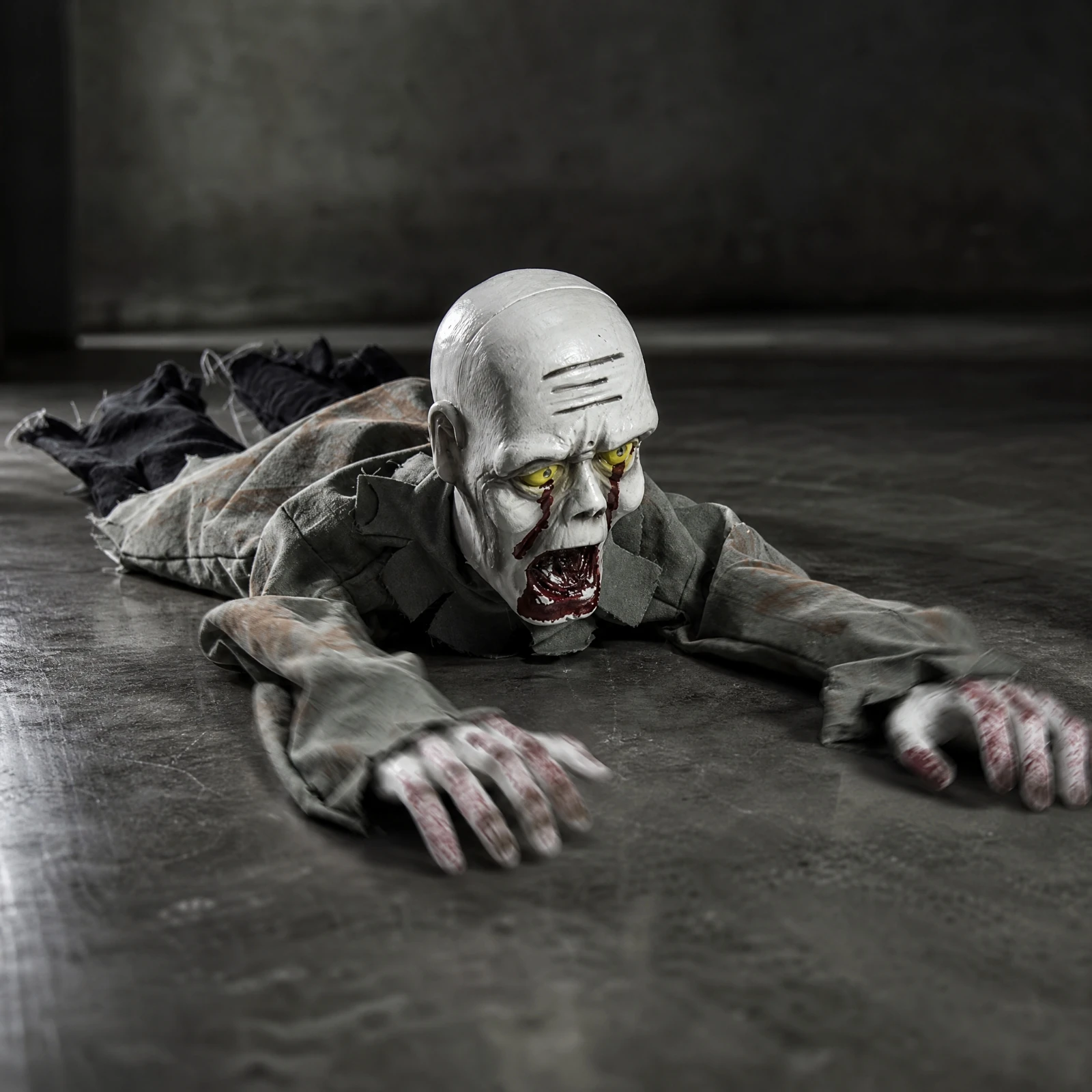 Animated Crawling Ghost Prop Spooky Crawling Corpse Prop with Tattered Cloth Sound-Producing Ghost Decoration Indoor Easy to Use