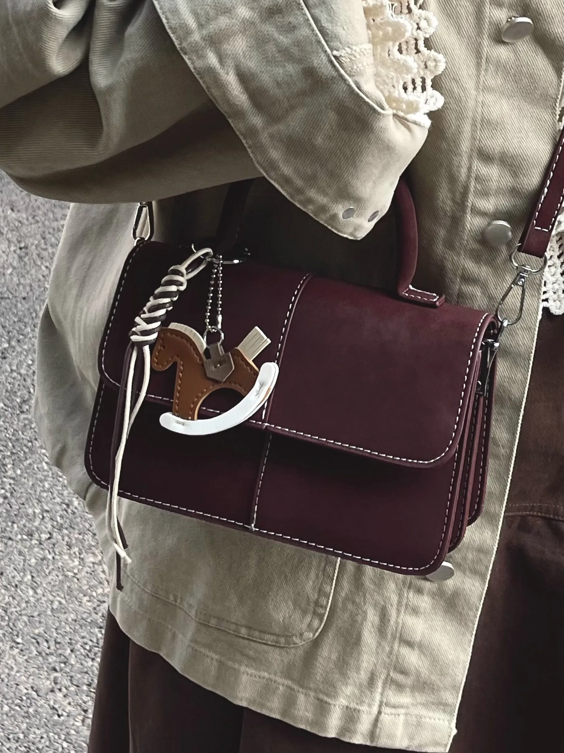 

Сводная матовая кожаная сумка через плечо, новинка 2025 года, универсальная сумка через плечо для молодых женщин, повседневная шикарная сумка