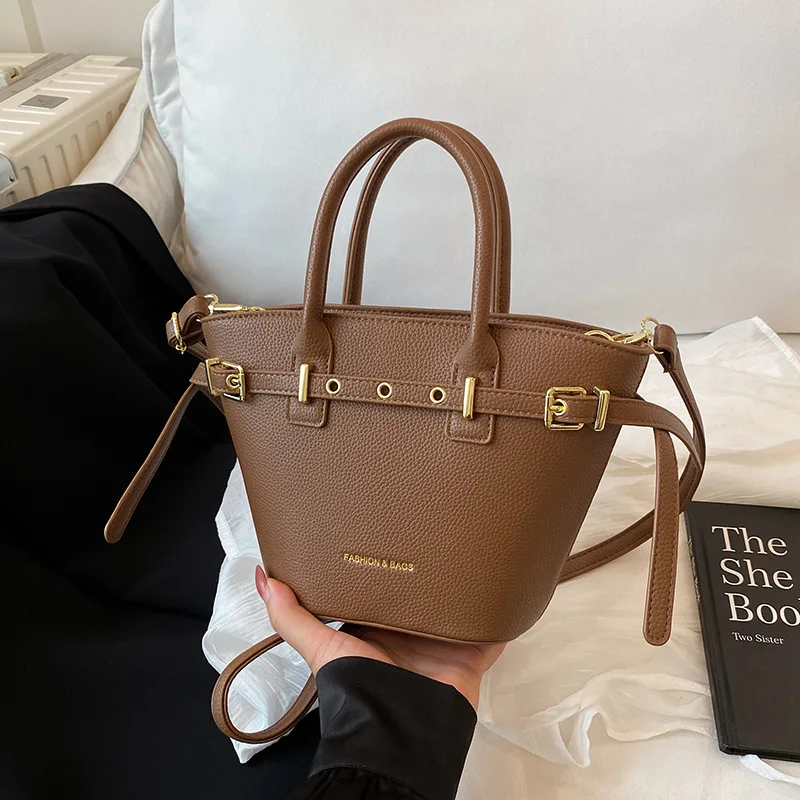 

Vintage Waxed Cowhide Leather Briefcase, Distressed Messenger Bag for Men, Spacious Tote for Work and Commute, Autumn Winter Bag