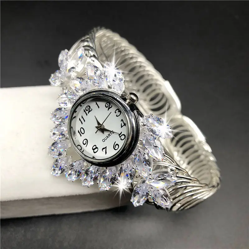 Ladies New Quartz Watch Set Girls Wild Fashion Watch Student Trendy Fashion Watch in Stock