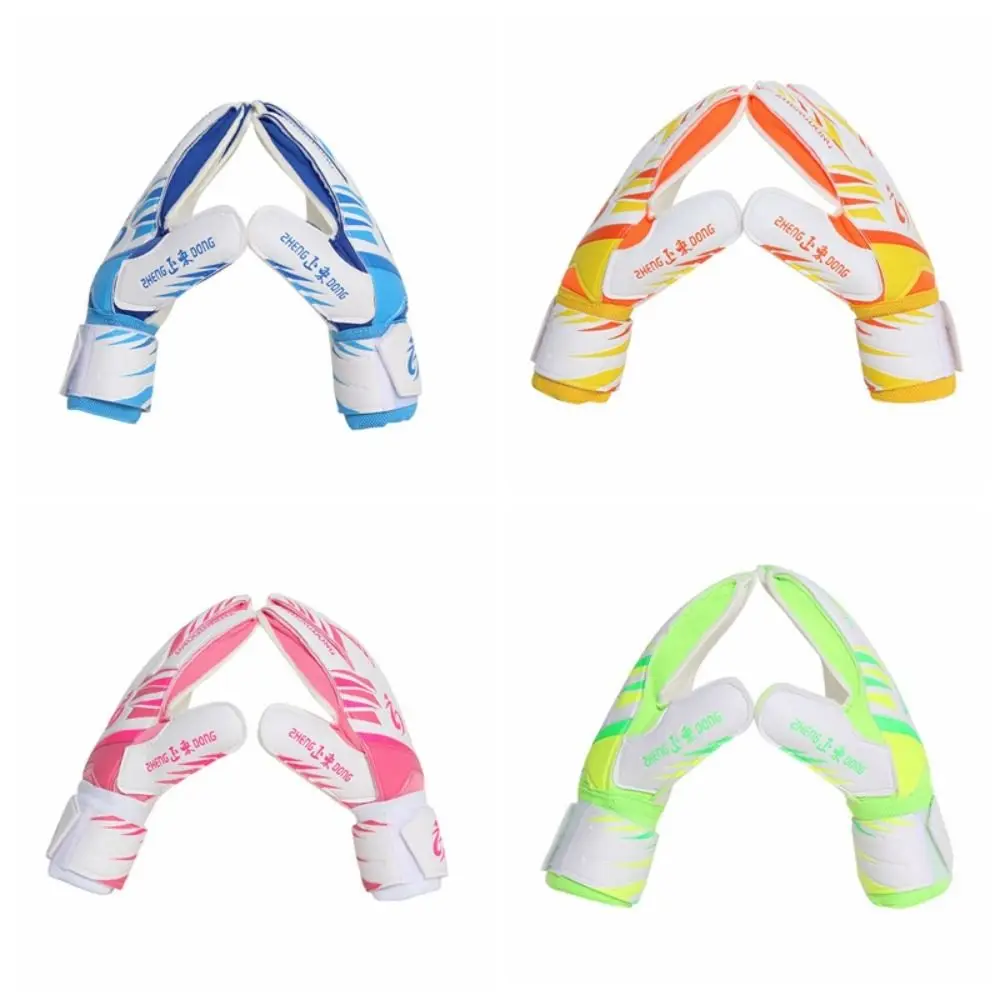 

1 Pair of Wear-resistant Football Gloves Excellent Thick Latex Goalkeeper Gloves Anti-slip Non-Slip Goalkeeper Training Gloves