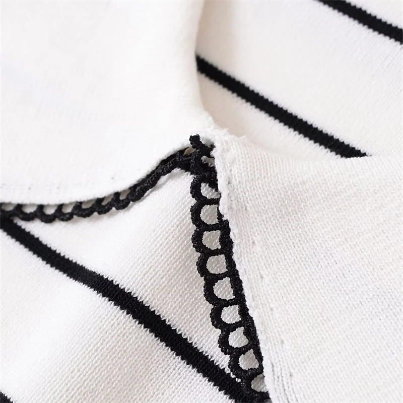 KEYANKETIAN Kerah Wanita Baru Musim Panas dengan Dekorasi Benang Terlihat, Sweter Rajutan Bergaris Lengan Pendek untuk Wanita