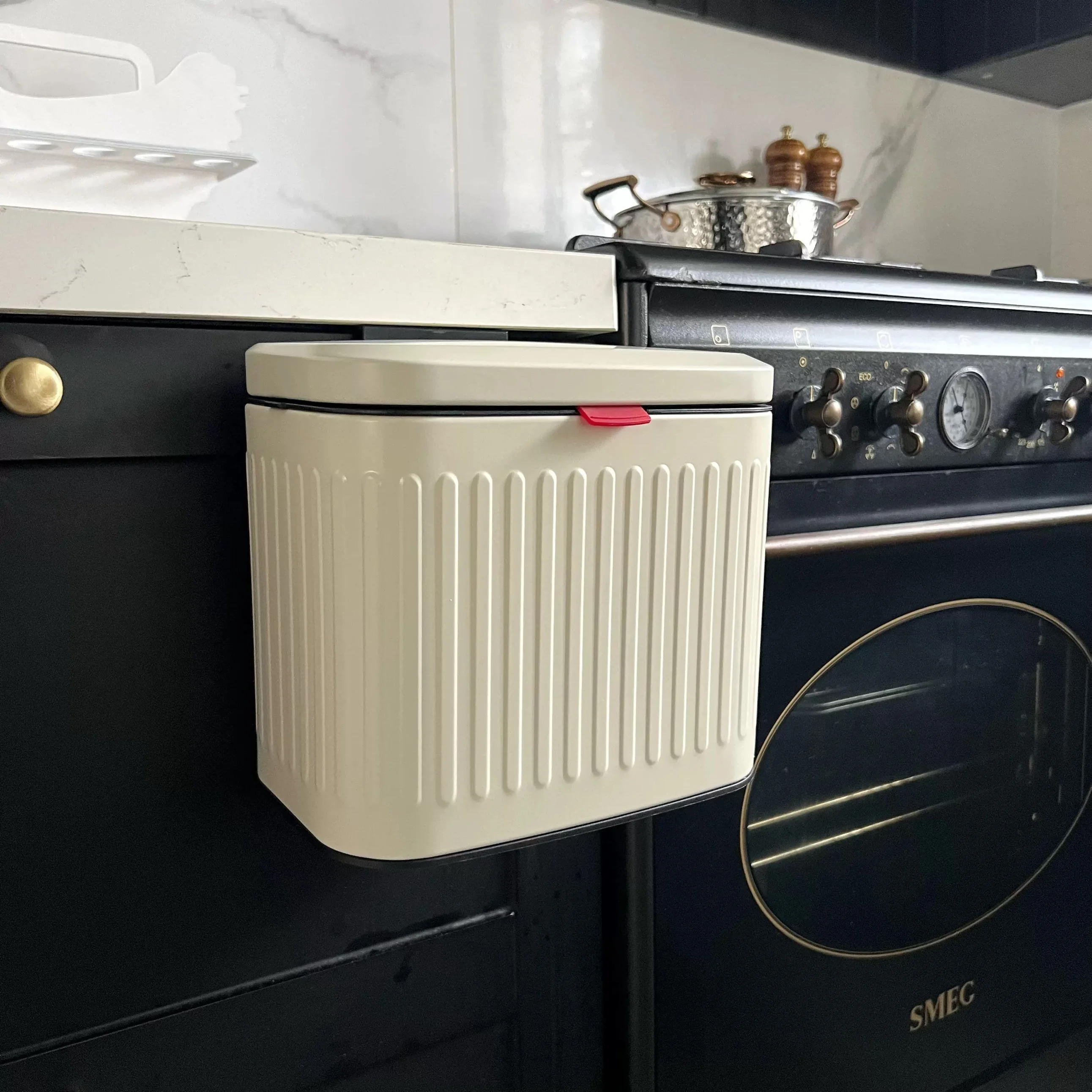 

Retro Cream Color Kitchen Hanging Trash Can Stainless Steel Flip Cover Countertop Garbage Bin Family Use Long Tub Shape 4L Ca...