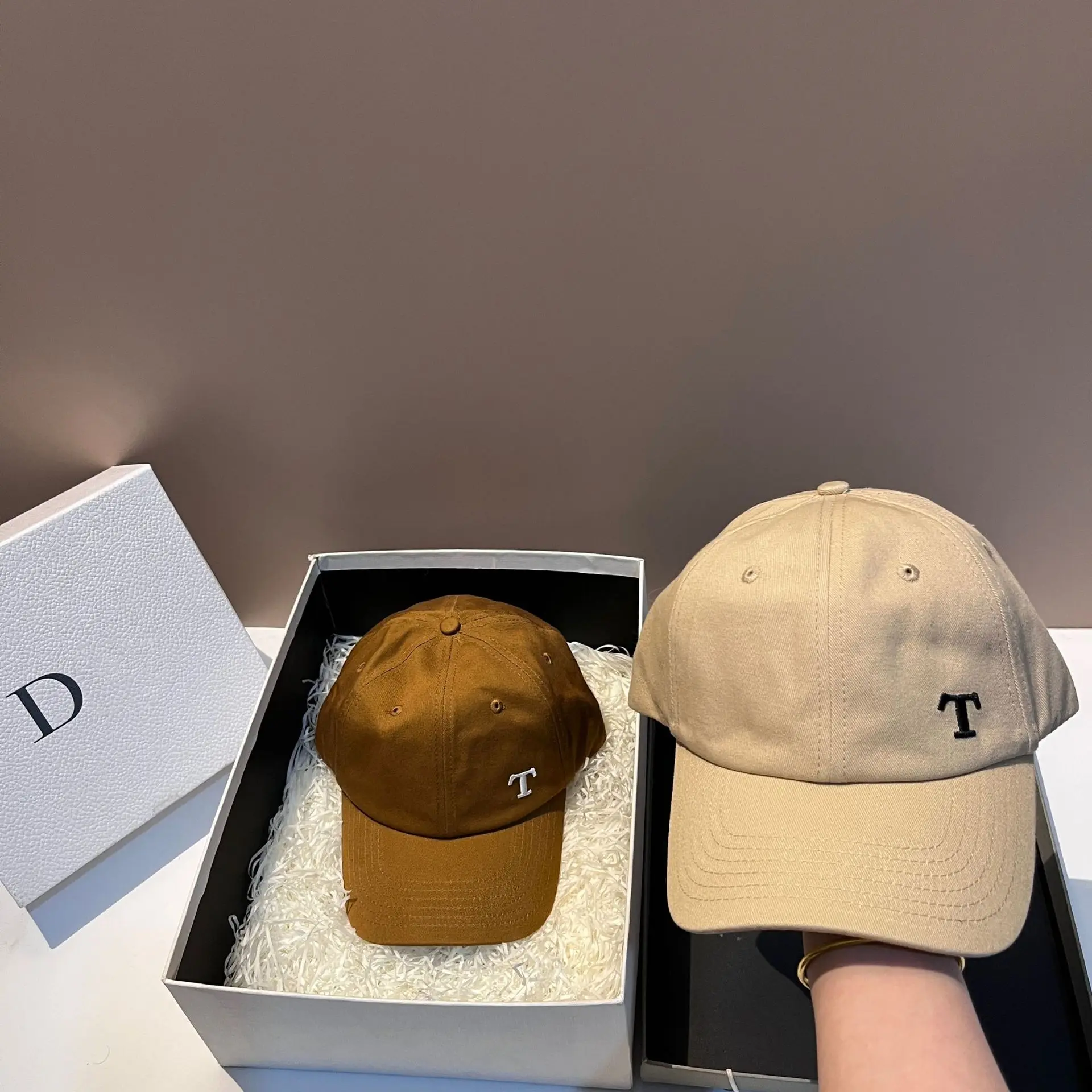 قبعة بيسبول عصرية مطرزة لعام 2025 - قبعة ناعمة للربيع والصيف من القطن المغسول للنساء/الرجال، أزياء خارجية متعددة الاستخدامات