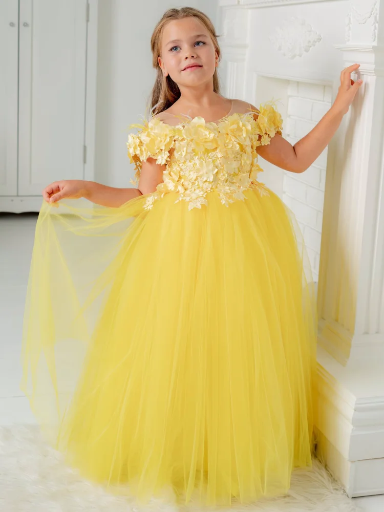 

Yellow Flowers Girls Dresses Tulle Puffy 3D Flowers And Petals Short Sleeve For Wedding Birthday Party First Communion Gowns