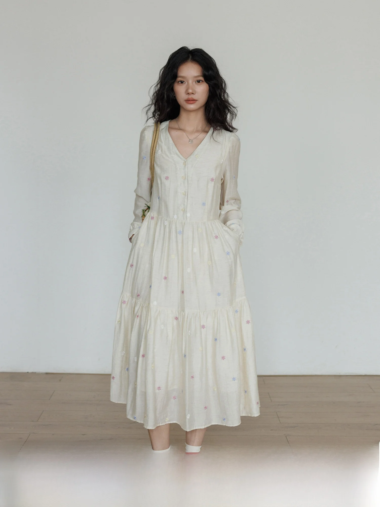 

Elegant V-Neck Long Sleeve Embroidered Princess Dress Women's New 2026 Long Dress Casual High Waist A-Line Skirt City Commute