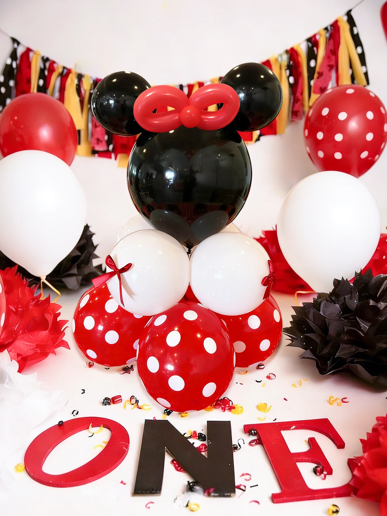 42-teiliges Rotes Maus-Ballon-Set, bestehend aus mattschwarzen Latexballons, roten Ballons mit Punkten und roten Magic-Ballons. Geeignet – Detail 5