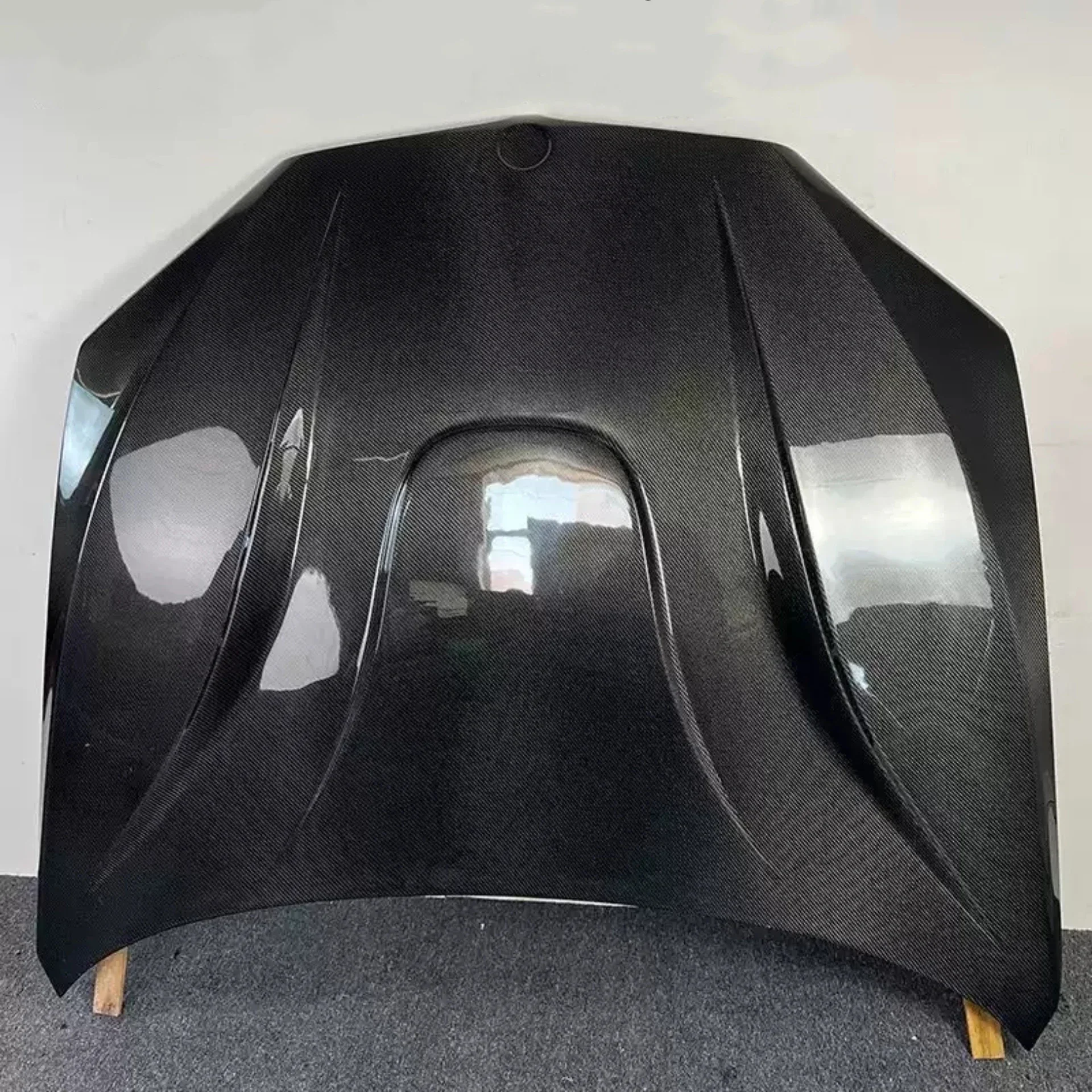 

Carbon Fiber Engine Cover for BMW X5 X6 F15 F16 2014-2019 Light Weight Body Kit