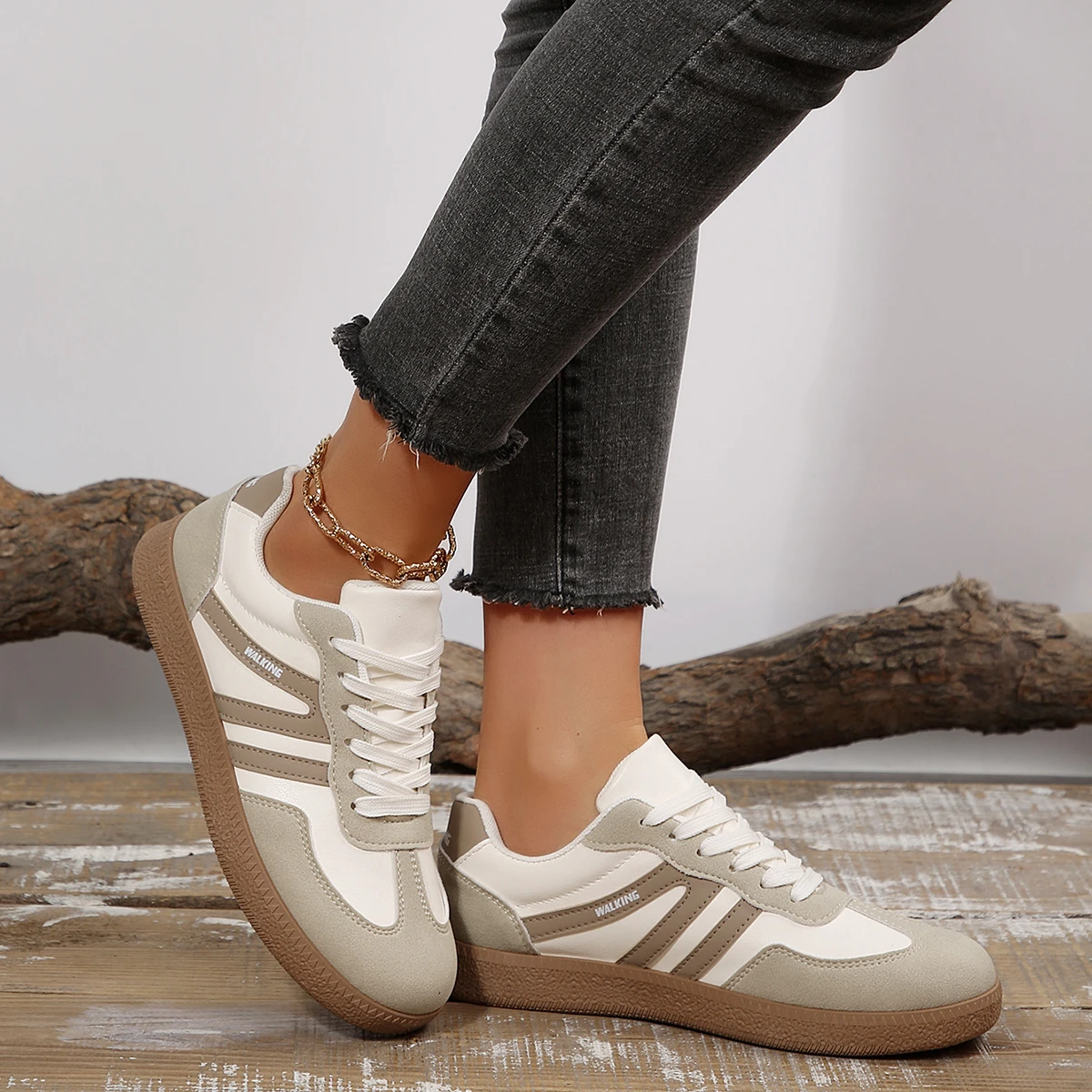 2026 Herbst Damenmode Wildleder-Sneaker mit Doppelschnalle und Metall-Details Leichte Atmungsaktive Bequeme Freizeitschuhe – Detail 10