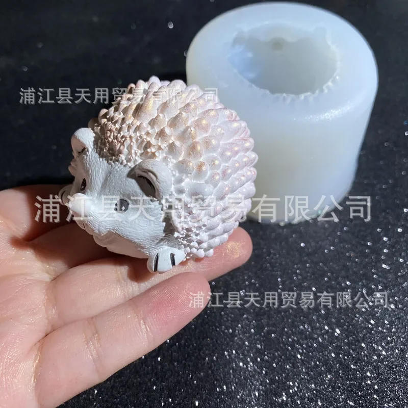 

3D Three-dimensional Hedgehog Mousse Cake Liquid Silicone Mold DIY Handmade Glue Table Decoration Accessories 15-984