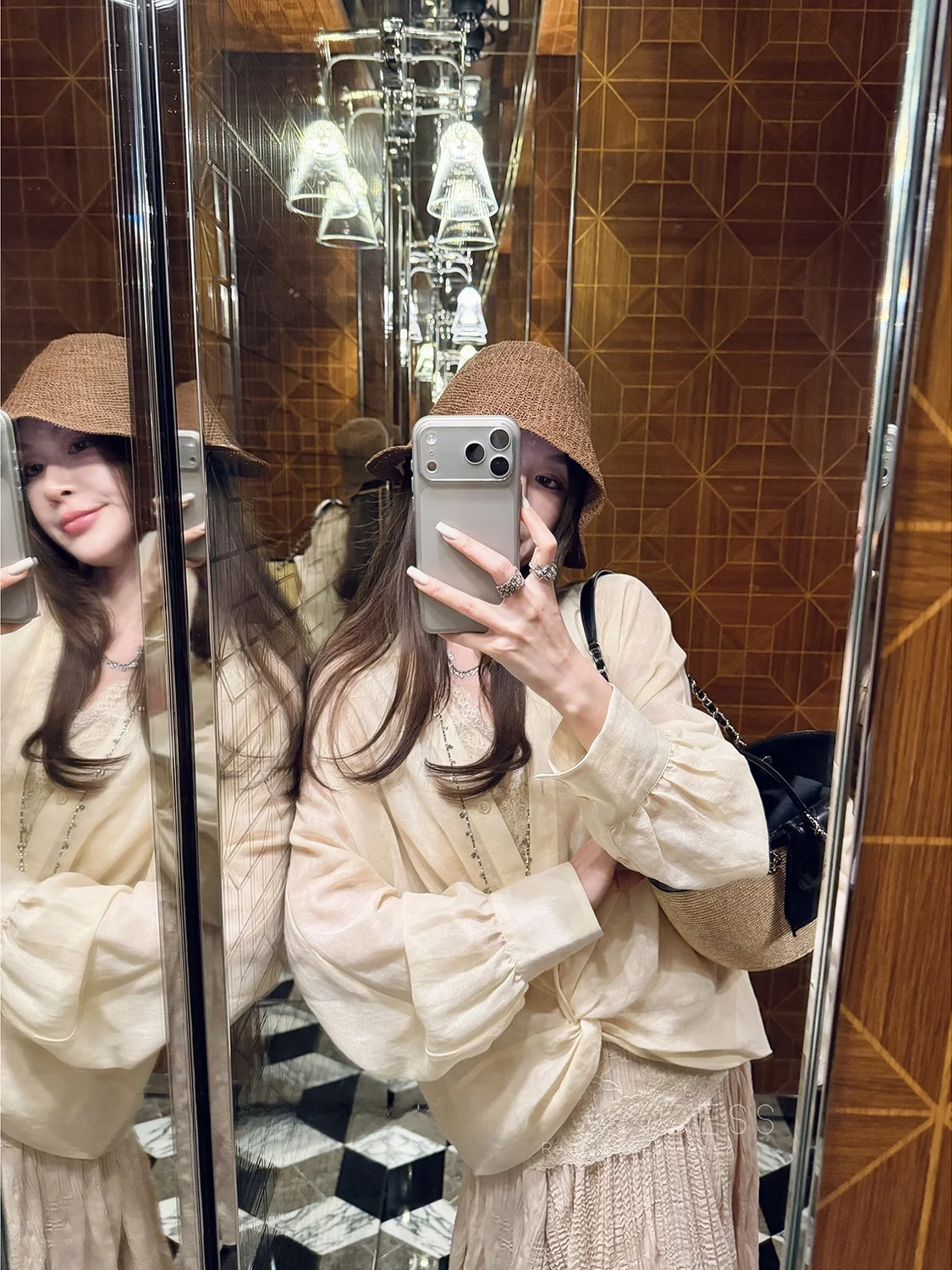 

Qian Meixi Silk Twist Waist Slimming Sun Protection Lightweight Fairy Shirt Women's Casual Loose Fit Long Sleeve Top