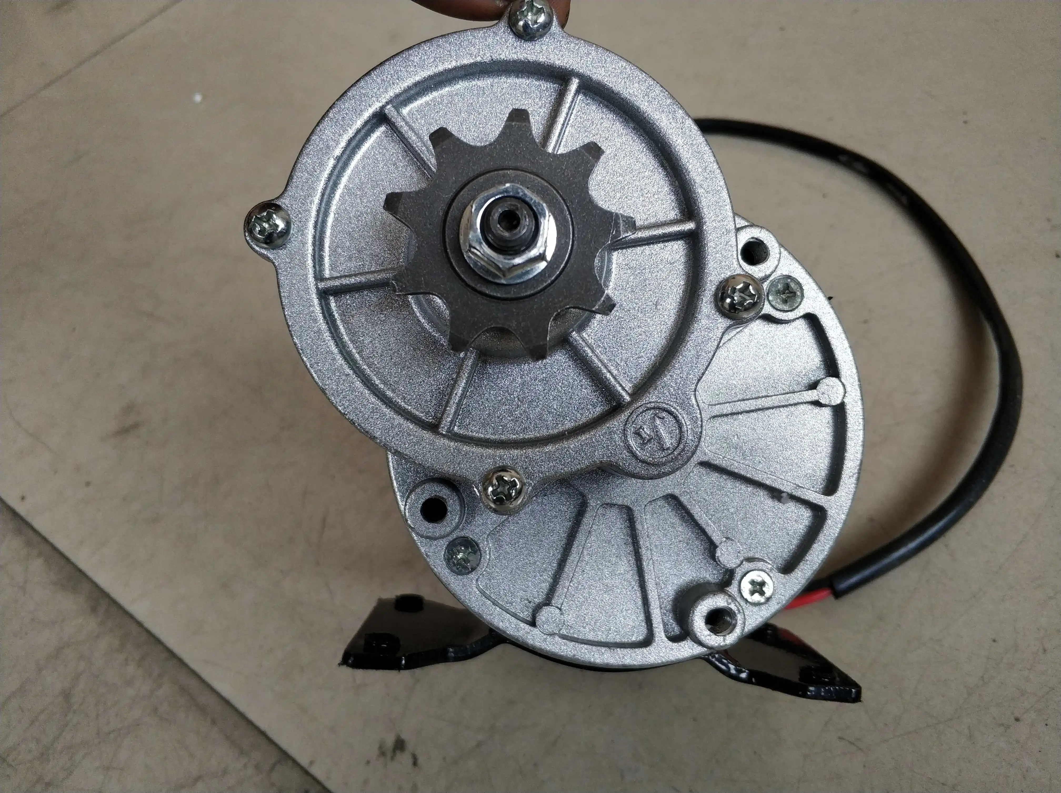 Low RPM 80 Hand Crank Permanent Magnet Generator 350W 12V/36V - Wind/Hydro/Pedal Power Heavy Duty for Battery Charging