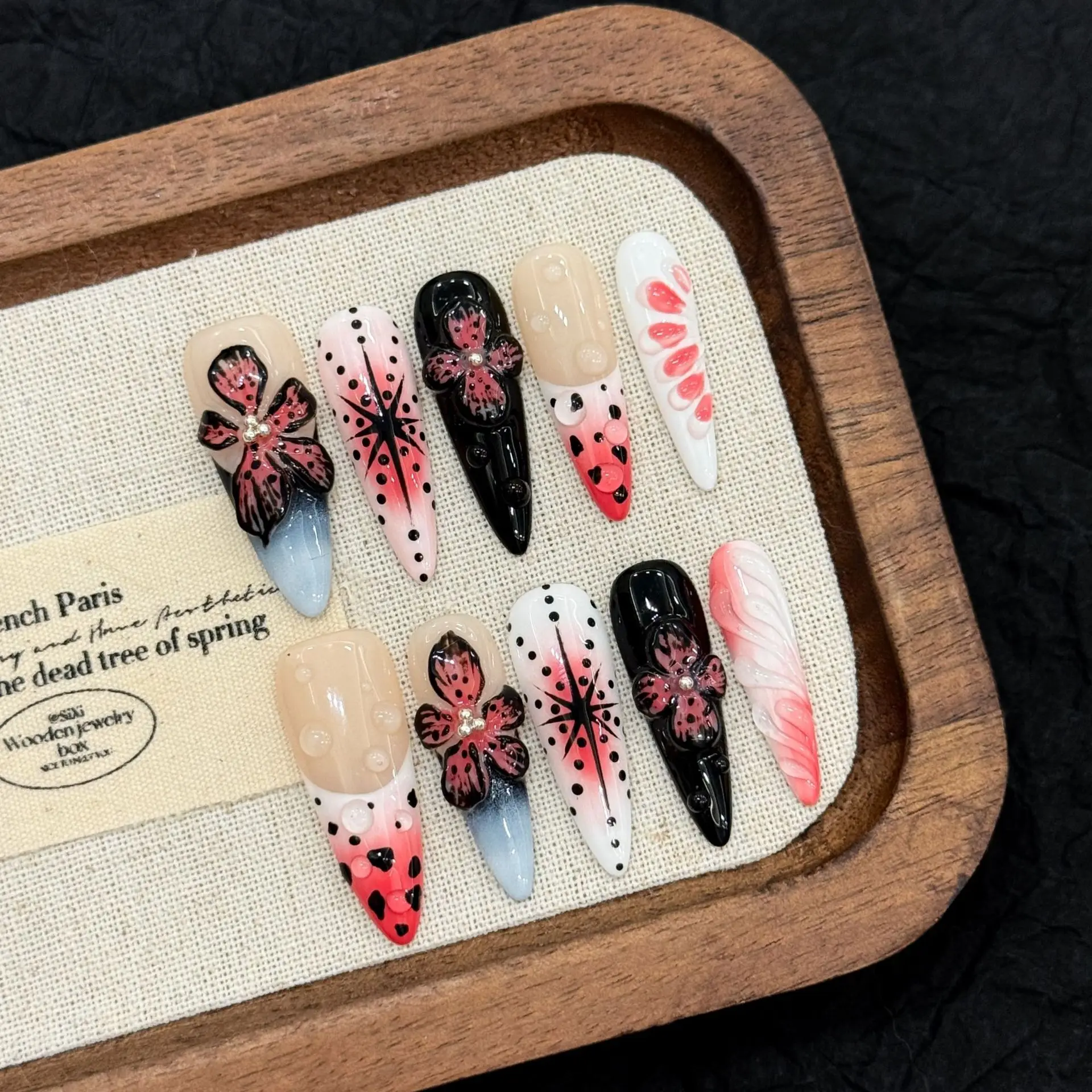 

10 шт. Роскошный пресс ручной работы на ногтях Длинный циркониевый порошок с 3 шт. инструментами Клейкие вкладки для клея для ногтей