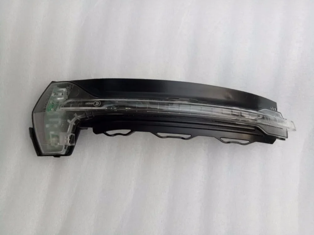 

Right Front Turn Signal Light Side Wing Mirror Indicator Lamp For Audi A3 2013-2019 8V0 949 102 8V0949102