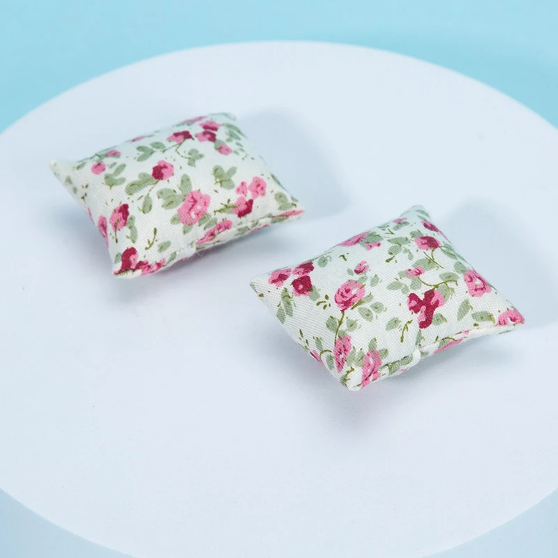 

2PCS Cute Flower Pillow Cushions For Sofa Couch Bed For For Doll house 1/12 Dollhouse Miniature Furniture Toys