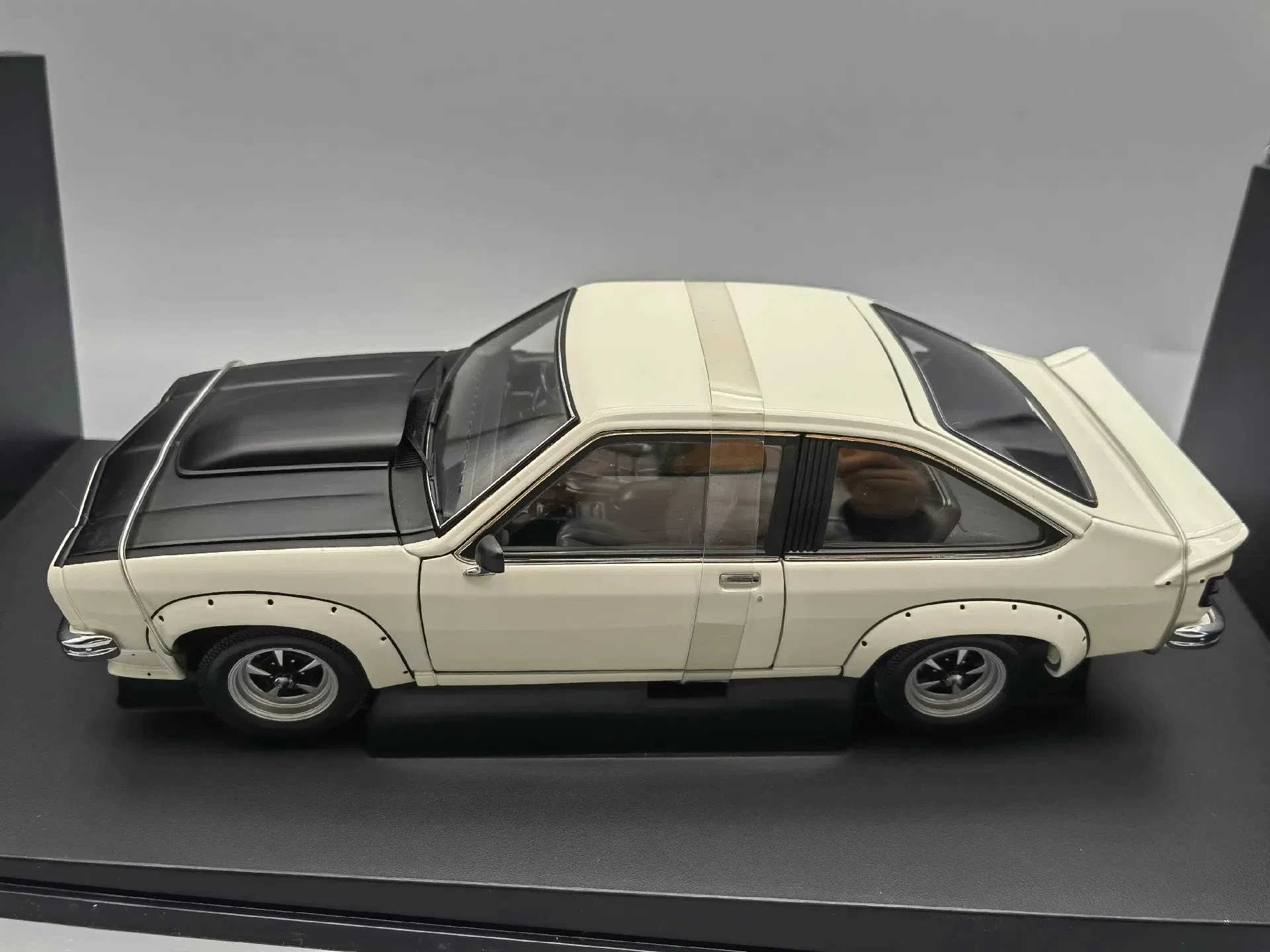 Autoart 1:18 TORNRNA A9X 1977 Simulation Limited Edition All Open Alloy Metal Static Car Model Toy Gift