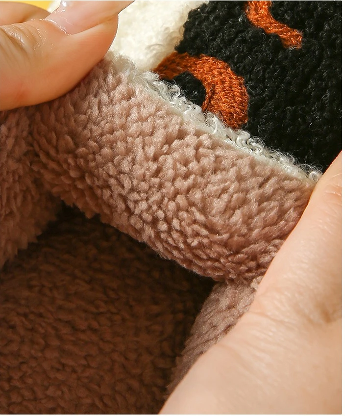 شباشب نسائية شتوية للهالوين لطيفة ومثيرة للاهتمام على شكل كلب أسود صغير داخلي مريح ودافئ لغرفة النوم المنزلية أحذية قطيفة ناعمة #5