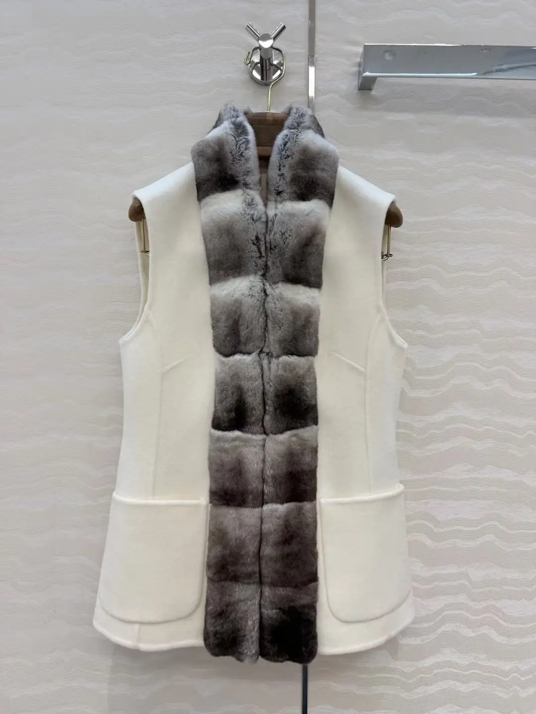 Women Double‑sided Cashmere Handmade Vest Coat, Natural Tone Chinchilla Fur Style, Cashmere Wool Fabric Fine Stiff Texture, Eleg