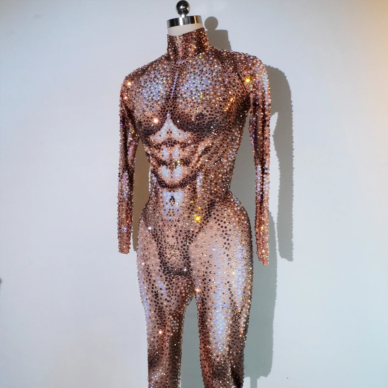 Seksowny kombinezon męski Pearl Nude Muscle men Rhinestones Stage show Birthday Dance Wear Stretch Outfit Celebrate Luxury Event outfit