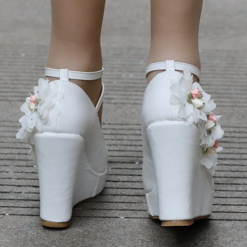 Spring white rhinestone flower slope heel waterproof table wedding shoes banquet large size small size high-heeled women's shoes