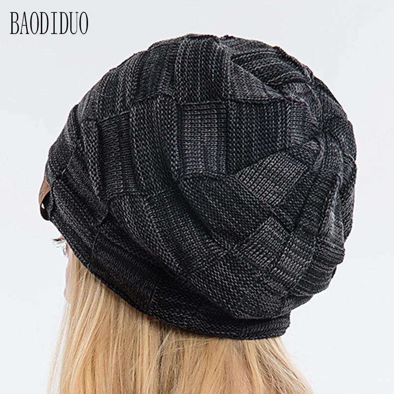 One Women's Warm and Fashionable All-Purpose Fleece Knitted Hat in Multi-Color, Suitable for Autumn and Winter. A Cozy and Styli