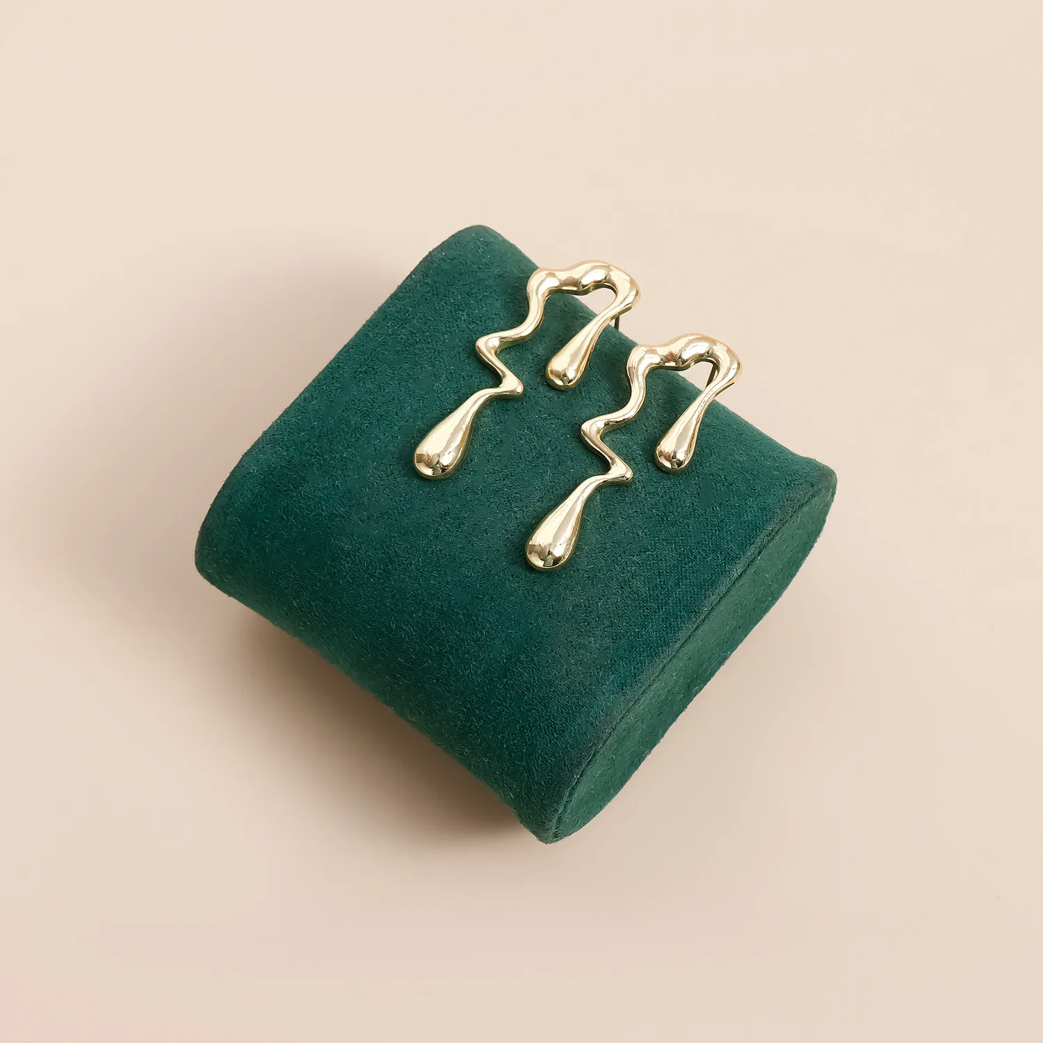 Fashion Ins Style Irregular Electroplated Stud Earrings for Women Lava Retro Personality Geometric Set Jewelry Accessories Gifts