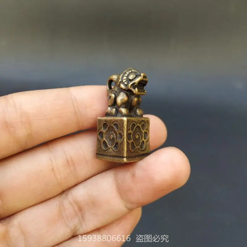 Antique Bronze Miscellaneous Collection, Antique Pure Copper, Lucky Beast Lion, Retro Mini Micro Carved Brass Small Square Print